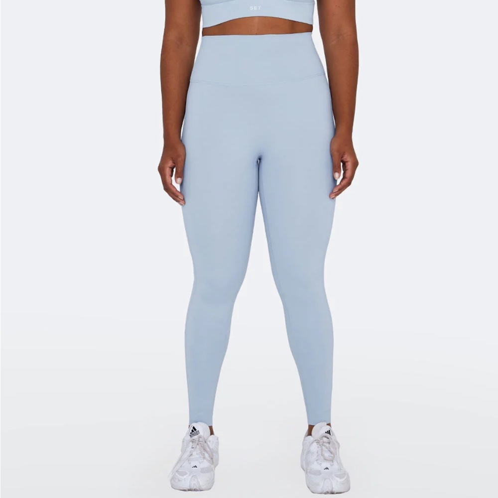 Brand New Set Active Luxform set (XS bottom S top)